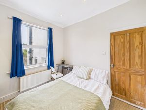 BEDROOM - click for photo gallery